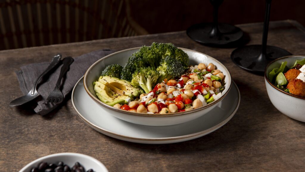 Discover 15+ easy vegan weeknight dinner ideas that are quick, healthy, and budget-friendly.